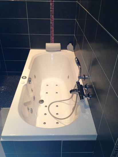 Baignoire balnéo à Saint Quentin Fallavier